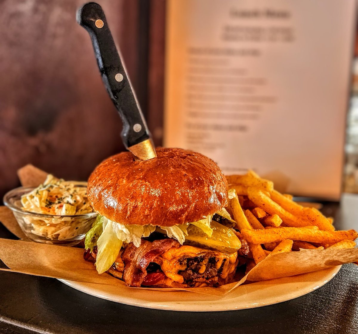 Come and try our delicious homemade burgers. Available from our menu, or 

Lunchtime special Fr. 24 with a 3dl drink. 

Every Thursday evening Fr. 27 with a pint of your choice. 

#thepenny #bestburgerintown #intheheartofaarau #yourbritishpub