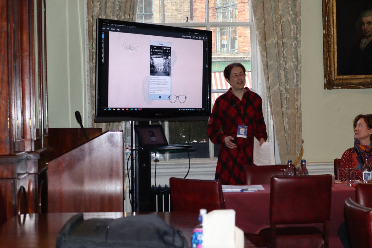 Nina Tubranová of UCD Connect leading the workshop on the Open Peer Review Detective Game / Science Sleuths, that aims to promote research integrity and ethics related to publishing of scientific papers. Photo credit @CassMurph16. <a href="/ucddublin/">University College Dublin</a>, <a href="/AgapeOpenSci/">Agape Open Science</a>, #NORFest2023