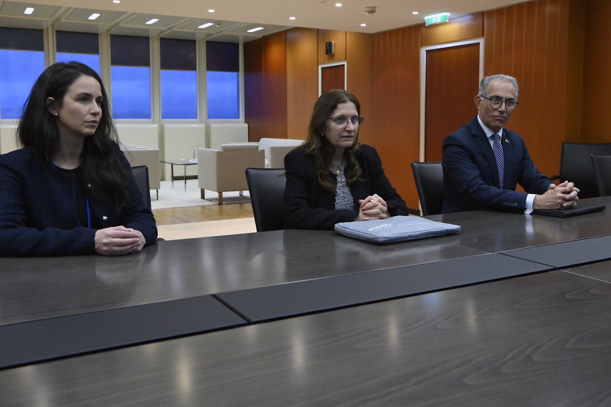 #Uruguay: advancing the hope for a cancer-free future, <a href="/IAEAorg/">IAEA - International Atomic Energy Agency ⚛️</a>’s #RaysOfHope will support the establishment of equitable cancer care across the country. We’ll keep strengthening collaboration with <a href="/MSPUruguay/">Ministerio de Salud Pública – Uruguay</a>’s <a href="/karinarando/">Dra. Karina Rando</a> for 🇺🇾 people’s well-being.