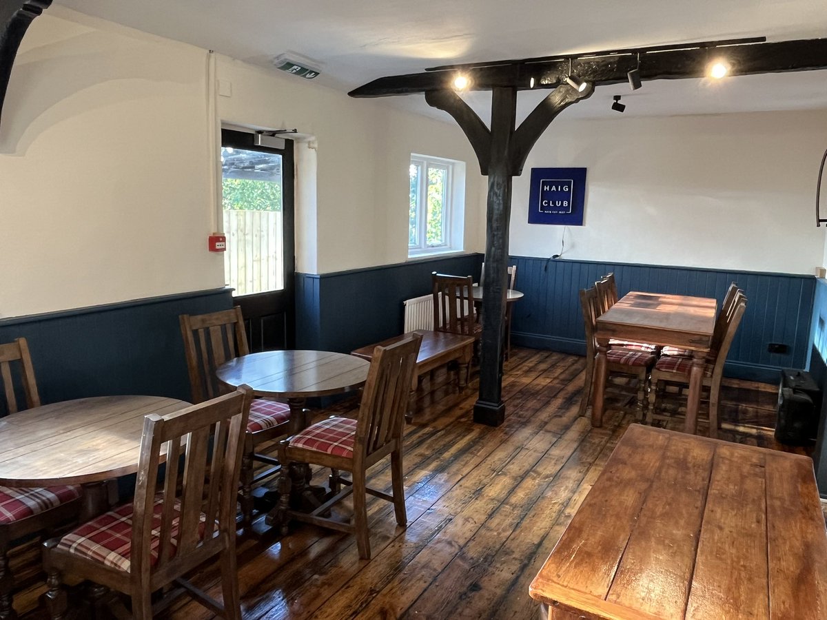 Hare and Hounds St Albans Pub tweet media