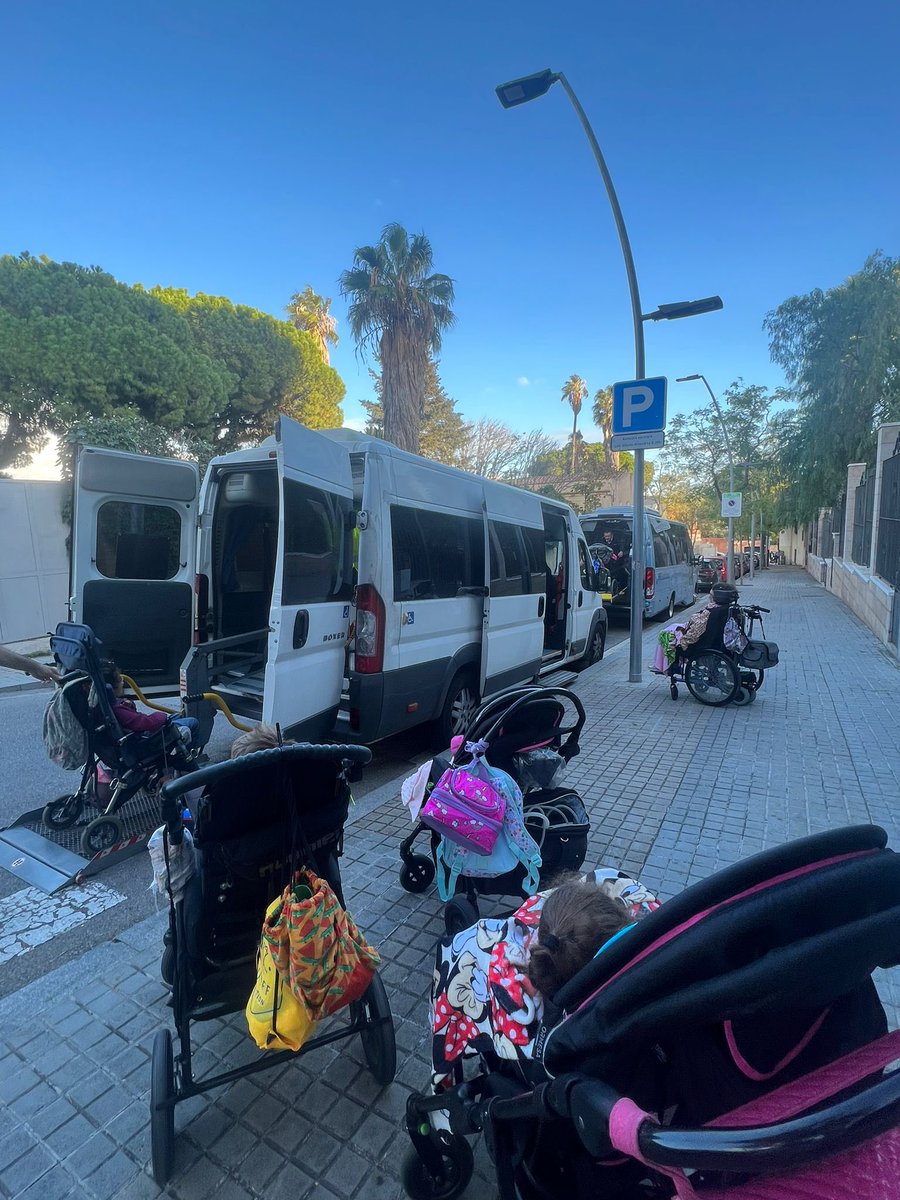 El nostre alumnat, amb més d'un 75% de discapacitat i grans dependents, ha de tenir dret a un transport escolar adaptat adequat i segur. <a href="/consorciedubcn/">Consorci d'Educació</a> ha de garantir-ho. Fa anys que patim incidències constants. NO ÉS UN PRIVILEGI, ÉS UNA NECESSITAT!
#stopviolenciainstitucional