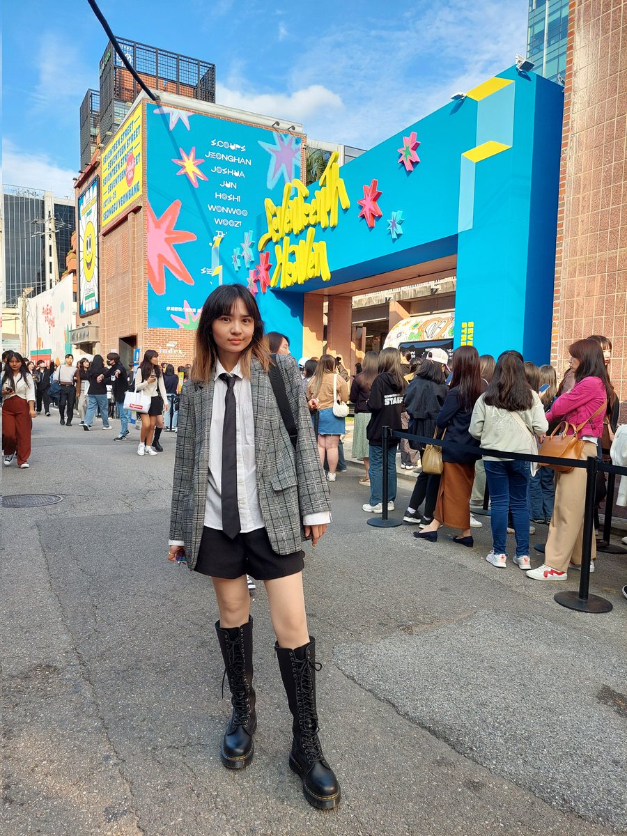 DaleRossly's tweet photo. At Seventeen Street the other day 
🦄🌻 https://t.co/4lOg9WY2Sx