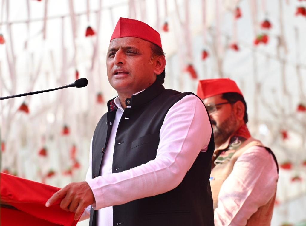 indiasavebharat's tweet image. मुझे पूरा भरोसा है कि यहां की जनता मदद करेगी समाजवादी पार्टी की जिससे जीत कर यहां आए और समाजवादी पार्टी की शुरुआत यहीं से हो।

- माननीय राष्ट्रीय अध्यक्ष श्री अखिलेश यादव जी, चंदला विधानसभा, मध्य प्रदेश

#ISupportAkhilesh #AkhileshYadav 
#TeamAkhilesh #SamajwadiParty