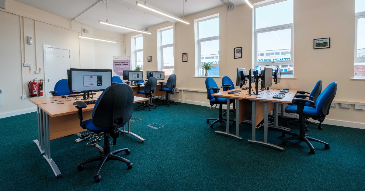 unity501's tweet image. Feel Good Friday 🤩 here's what we've been up to:
👍 Adam has almost filled our Energy Bills Workshop
👍 Rob helped a couple apply for UC
👍 Rhea signed 3 people off our Exploring Opportunities project as they are now working!
Have a safe Bonfire Night 🎆 see you Monday #HU6