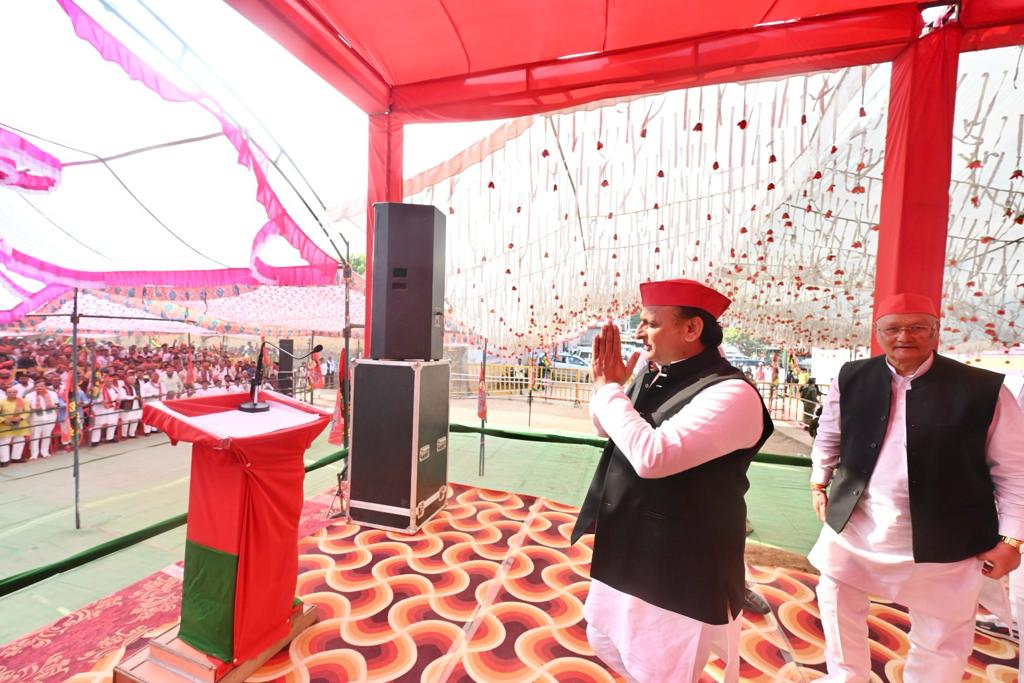 indiasavebharat's tweet image. एनडीए को कोई हराएगा तो पीडीए की ताकत है जो हराएगी।

- माननीय राष्ट्रीय अध्यक्ष श्री अखिलेश यादव जी, चंदला विधानसभा, मध्य प्रदेश

#ISupportAkhilesh #TeamAkhilesh 
#AkhileshYadav #SamajwadiParty