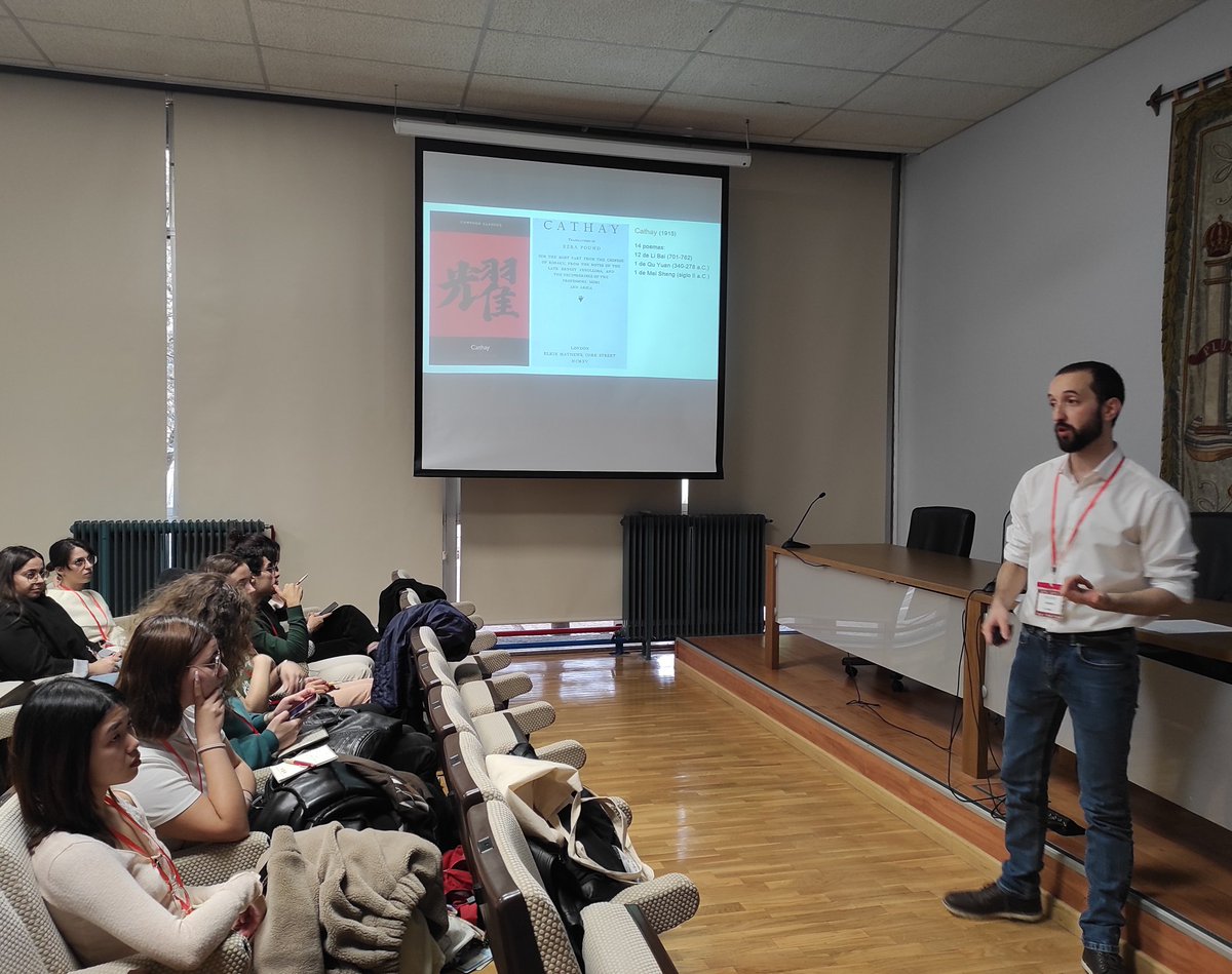 JSinologos's tweet photo. En esta segunda jornada del #IISeJoS, @Nerina_laoshi y @saulbaonza nos han maravillado con sus talleres sobre lingüística cognitiva y sobre la traducción (¿o composición?) de la poesía china en Occidente. Es hora de nuestra última sesión: las píldoras metodológicas. https://t.co/G8Q5LwHpPl