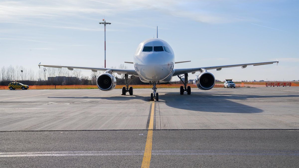 ➡️So, from November 13, the flights from Brașov will operate according to the schedule, with take-off and landing from Bacău Airport, and then, from December 11, we will completely move the operations to Bacău Airport.