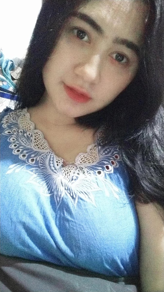 Devinurivanafi3's tweet photo. kalo siang panas.. sore ujan.. malem.?? https://t.co/P3LLi1nY8h