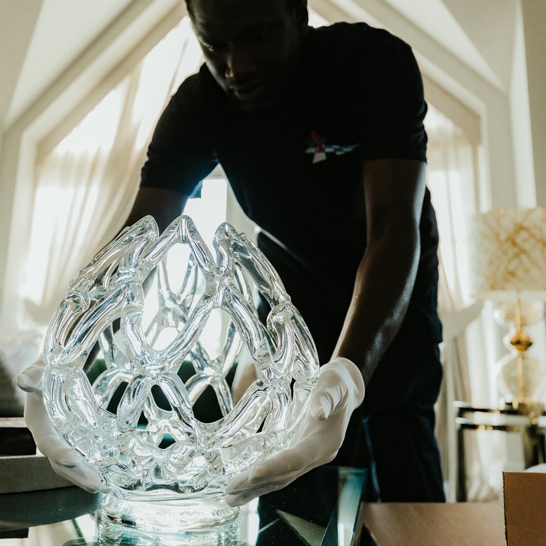 BishopsMove_'s tweet image. #PlatinumMove offers a moving experience that's unparalleled. From expert packing &amp;amp; fine art handling to a full white-gloved moving service - you can relax in the knowledge that your valued possessions are in safe hands

Go to platinummove.com to learn more.

#BishopsMove