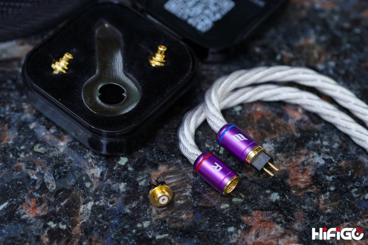 HifigoJp's tweet photo. @EffectAudio x Z Review Cadmus 8W🔥
10周年目のエディション🎧
紫でシルバーできれいだなあ
高級感あふれている~
みんな、どう思う?🛒💯
#EffectAudio #ZReview #earphonecable #IEMs https://t.co/hbTWBUZvue