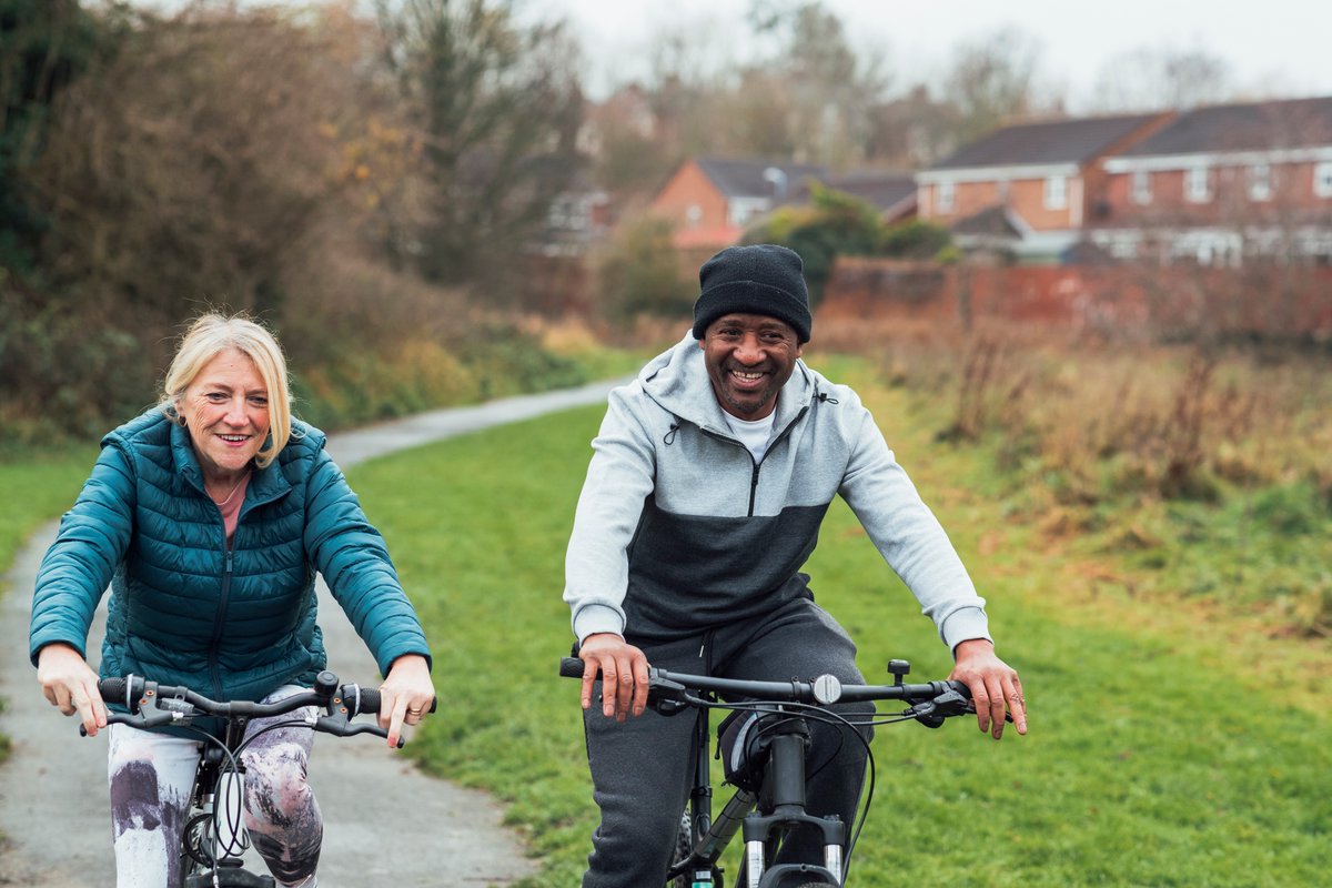 MyWakefield's tweet image. Autumn is a great time to walk or cycle to work, school or leisure. You’ll feel healthier, happier, and more connected to your surroundings. Plus, you’ll help reduce congestion and improve air quality 🚶‍♀️🚲

Join the #walkitrideit movement.

orlo.uk/ji2Ye
