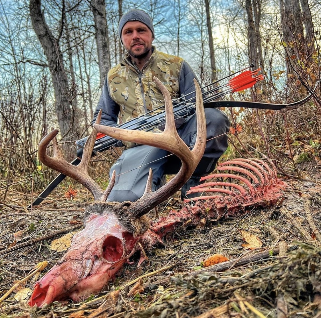 SPORTSMANchnl's tweet photo. "WHAT A STORY this was!" - @raschgarrett
What do you think happened here?
#ITSINOURBLOOD #hunt #hunting #deer #deerhunting #deerseason #bow #bowhunt #bowhunting #traditional #tradarchery #bowhuntingdeer https://t.co/LdSyvhw1Gv