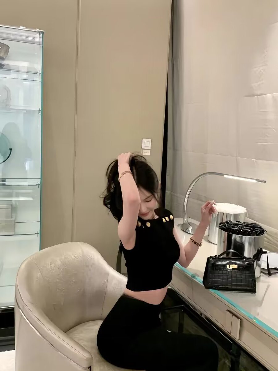 MariaBe40898699's tweet photo. 93年小可爱一枚，上推是为了寻求性刺激的，不是收费女，工作原因不加微信也没有门槛！
           #线下可约 #性感诱惑类型

喜欢类型:成熟稳重的大叔或者和我同龄左右，联系方式电报 @Yxxzpl26(近期有时间约的可以加我电报找我哦) 

（🈲学生党，口嗨男！） https://t.co/DQBd2lKoe4