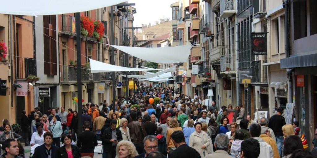 ccamcat's tweet photo. #Sapsque l’Oficina d’APEUs ajuda a resoldre dubtes sobre les Àrees de Promoció Econòmica Urbana i acompanya les associacions, empreses i administracions en el seu desenvolupament?
Més informació 👉https://t.co/JMc5OqFTgd https://t.co/3JVyP6vpFe