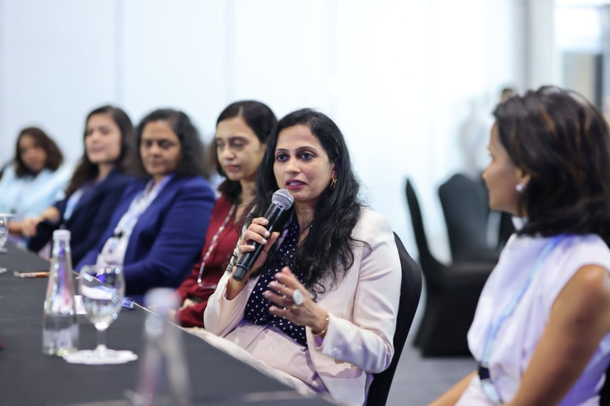 🚀 Day 1 of #SAPTechEd 2023, we wrapped up an inspiring Women Leadership Forum Roundtable in partnership with SAP Startup Studio and SAP Women in Tech. We explored the fascinating world of Generative AI and its potential impact on the enterprise. #AIinEnterprise #WomenInTech