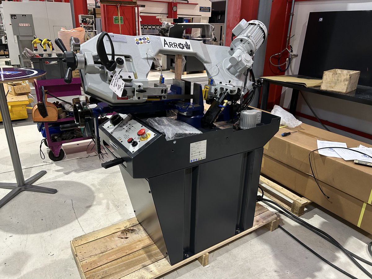 DidelonMO's tweet image. 📢 𝐕𝐄𝐍𝐓𝐄 𝐃&apos;𝐔𝐍 𝐋𝐎𝐓 𝐃𝐄 𝟒 𝐌𝐀𝐂𝐇𝐈𝐍𝐄𝐒 pour l&apos;un de nos clients (18 📍)

⚙ Fraiseuse ARROW Type FT730G
⚙ Perceuse à colonne ARROW Type P25mv
⚙ Perceuse à colonne OLYMPIC Type PF30MV
⚙ Scie à ruban ARROW Type S225G

#fraiseuse #perceuseacolonne #sciearuban #dmo