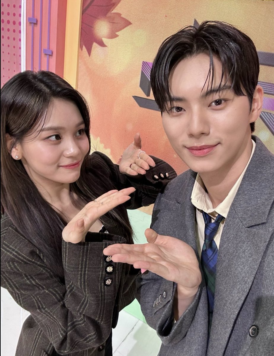 뮤직뱅크 (Music Bank)🏦 tweet media