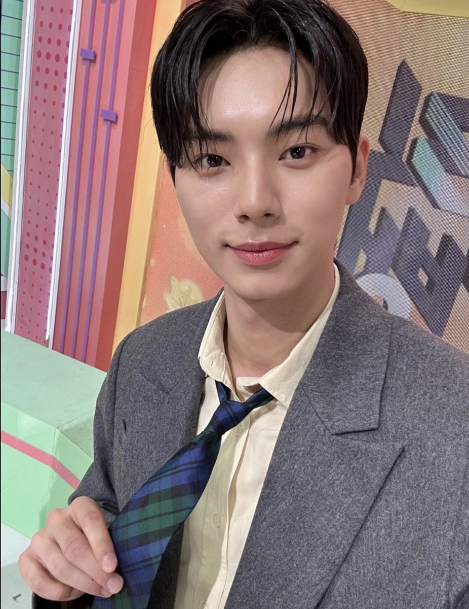 뮤직뱅크 (Music Bank)🏦 tweet media