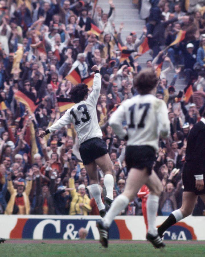 juniorstarsoc1's tweet photo. Remembering an icon. 🌟

78 years ago today, Gerd Müller was born. 🇩🇪 https://t.co/CEPash2bG6