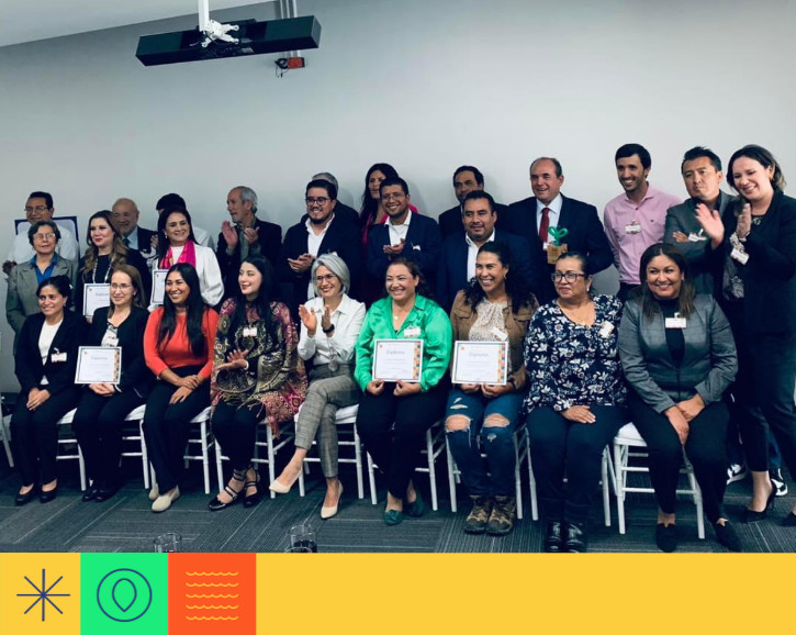 PRISA's tweet photo. El #PremioEscuelasSostenibles organizado por @santillanagrupo,@EspacioOEI
 y @FundSantillana, ya tiene ganadores en México 🏆.

Enhorabuena a @Cult_Vigotsky y @ConalepVeracruz.

#PRISAImpacta https://t.co/yhJyDaclAc
