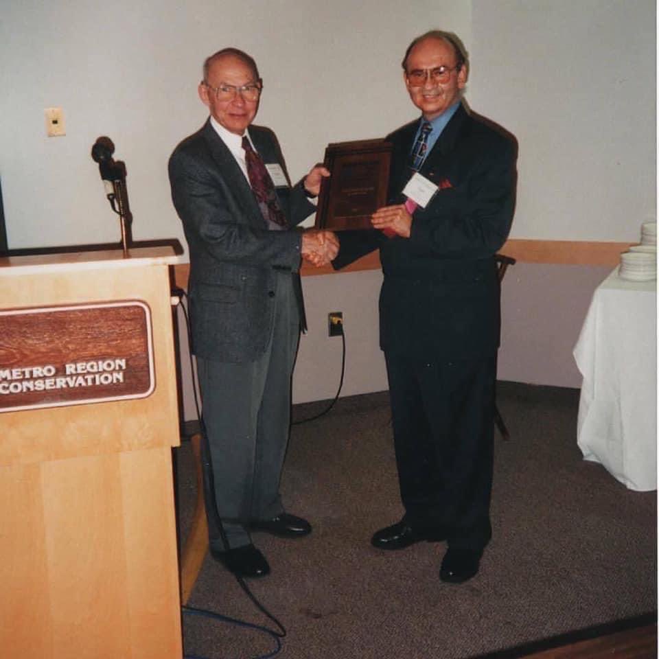 #flashbackfriday  1997 Late Hugh M Nelson, my #mentor, boss and one of the #pioneers  of #industrialhygiene  profession in Ontario, Canada honouring me with the Hugh M. Nelson Award (bearing his own name) of Excellence in #OccupationalHygiene . RIP Hugh! #blessedmoment