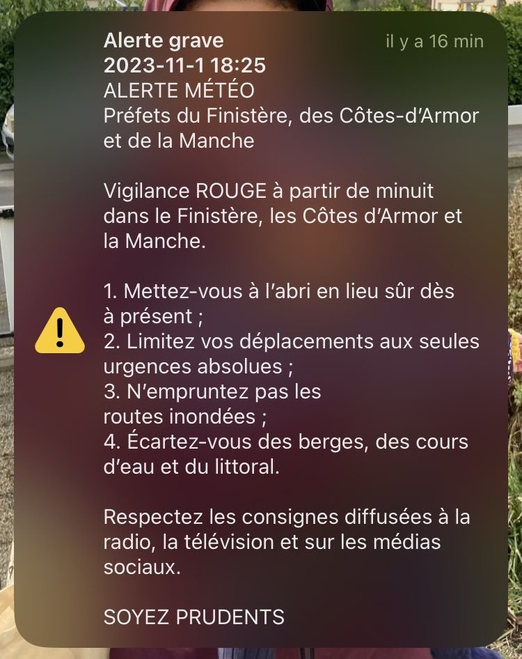 infos26300's tweet image. Avez-vous reçu ce message d'alerte vendredi 3 novembre ? 
On explique tout dans notre dernier tiktok : vm.tiktok.com/ZGJEseXJ1/

#fralert #messagealert #Ciaran #StormCiaran #alertemeteo