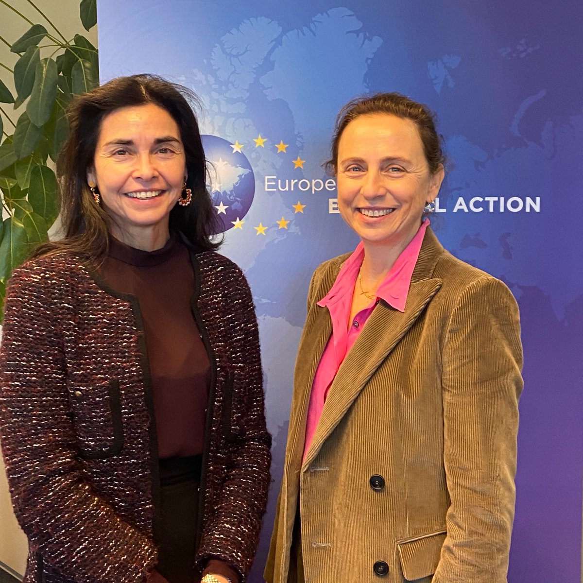Embajadora Gloria Navarrete se reúne con Directora Ejecutiva para Asuntos Globales del <a href="/eu_eeas/">European External Action Service - EEAS 🇪🇺</a>, Belén Martínez Carbonell, abordando la cooperación en DDHH en el ámbito bilateral y multilateral, destacando también las perspectivas positivas del Acuerdo Marco Avanzado #AMA 
🇨🇱🤝🇪🇺