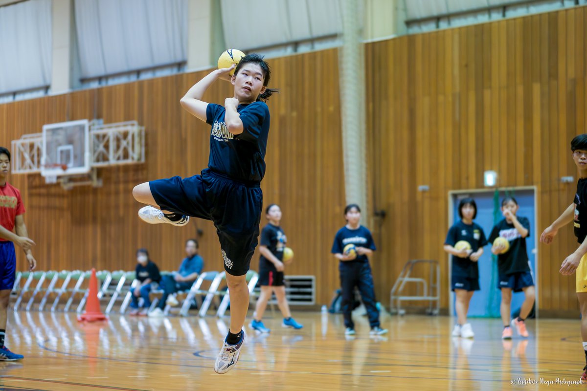 iscllc_moriya's tweet photo. ハンドボール特別講習会
📣本日もめちゃくちゃ盛り上がってます！

本日の指導者
松信監督 @matsunobuta 
木村選手 @kimurax0501 
津山選手 @ht_hiromi07 
藤代紫水ハンドボール部の皆さん

#守谷市 #部活動地域移行
#ハンドボール #handball
#大崎電気 #1osol #osakiosol
#マツノブタ

撮影 @mg1982_ https://t.co/FqYzXX5iBK