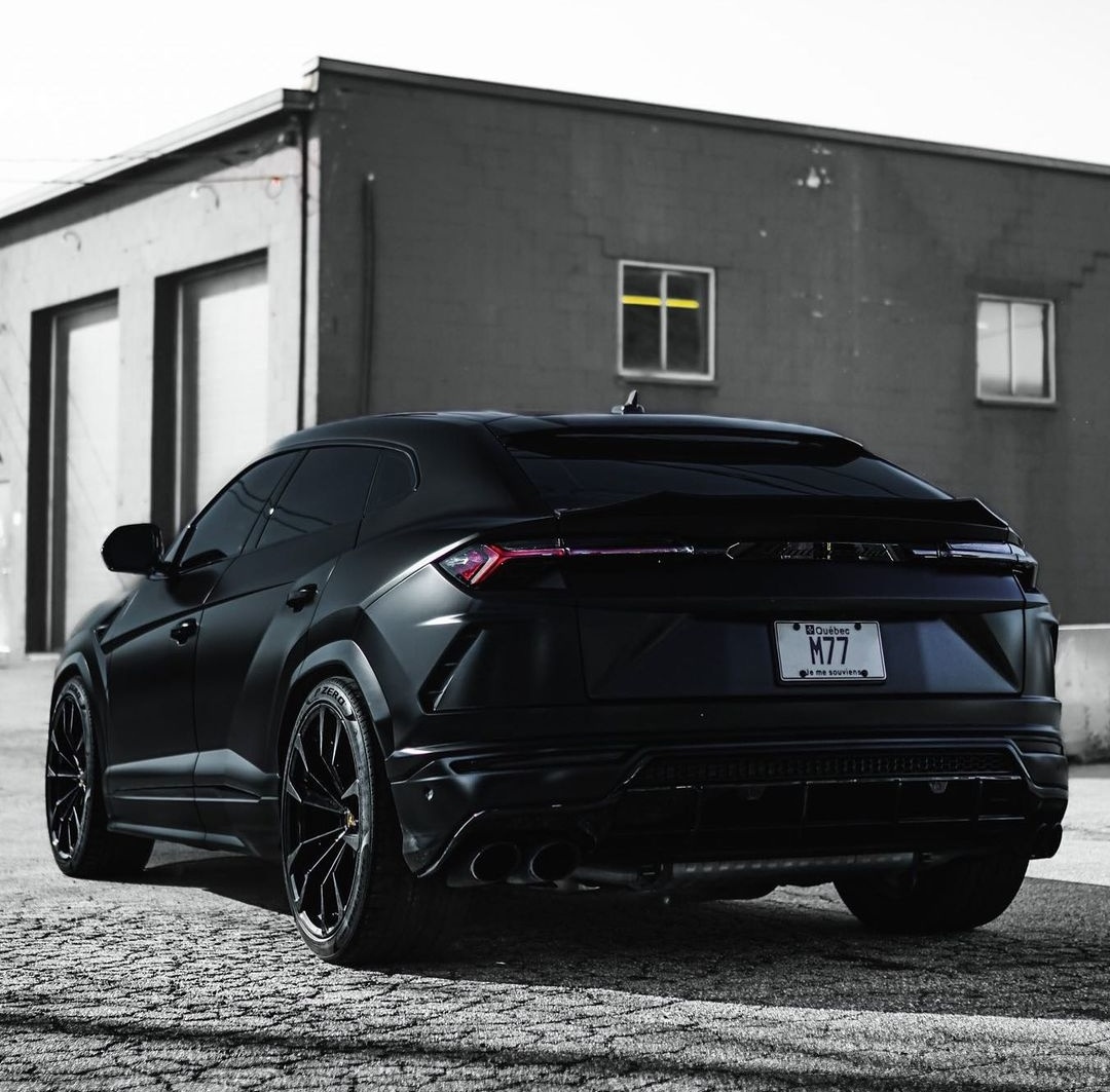 DailyLamboTM's tweet photo. Blacked out Lamborghini Urus 🫶🏽 https://t.co/gHv0nWpco6