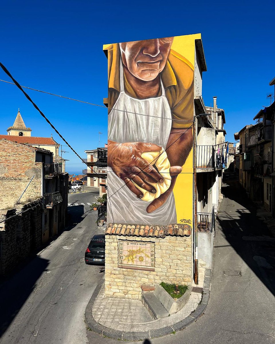 brababella's tweet image. #Streetart by #SposArt @ #Basicò, Italy, for #ProLocodiBasicò
More pics at: barbarapicci.com/2023/11/03/str…
#AndreaSposari #Sposari #streetartBasicò #streetartItaly #Italystreetart #arteurbana #urbanart #murals #muralism #contemporaryart #artecontemporanea