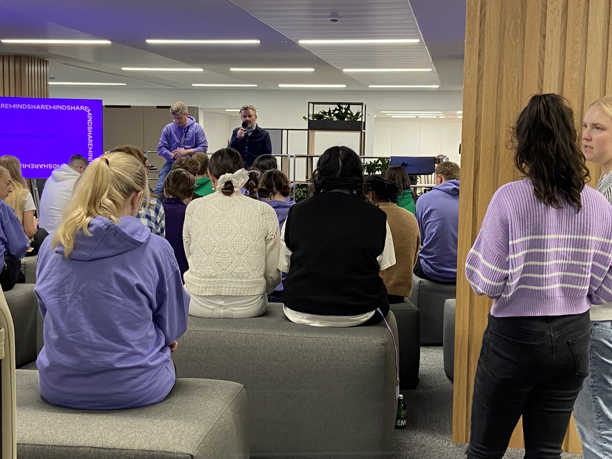 mindshare_uk's tweet photo. On Wednesday we celebrated Mindshare Day and our 26th birthday 🎉
 
The team came together to take part in various activities and experiment with AI, all whilst rocking our iconic Mindshare purple! 💜 
 
#TeamMindshare #MindshareDay https://t.co/bMnyVLqiMH