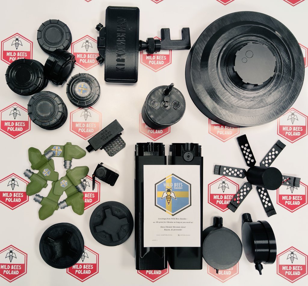 emsi_eman's tweet photo. Thanks to @WildbeesSweden for 3D printed mines. Will help our 🇵🇱🪖🇺🇦 during training. Big hug for Hanna and her Son @BlagulaBilen for delivery 🫡🐝
#EOD
#DeminingUkraine #WildBees #NAFOfellas
"As of Nov. 1, at least 264 civilians had been killed by mines, and more than 830 have⬇️ https://t.co/QvW7Io0YBF