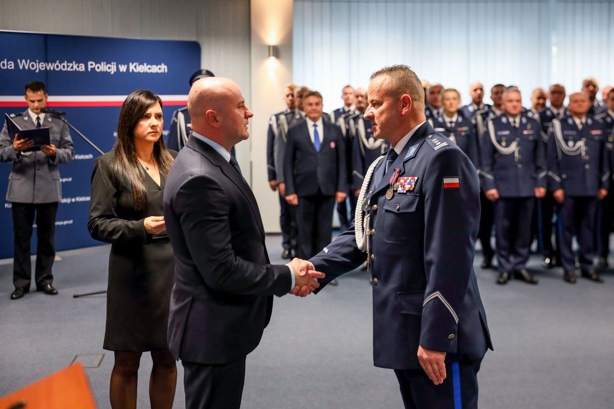 ŚwiętokrzyskaPolicja tweet media