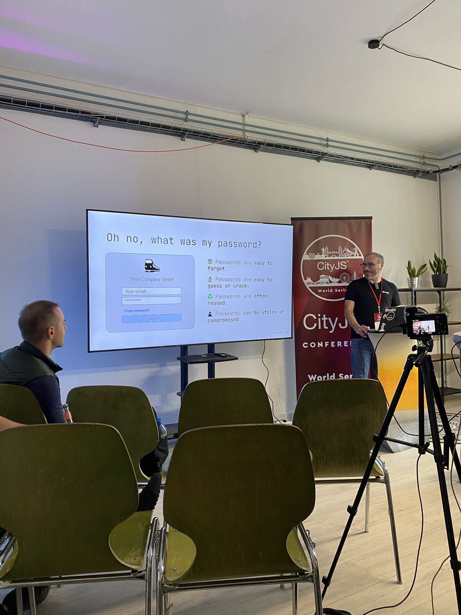 Tired of writing all your passwords on post-it notes? Great talk about going passwordless, improving security and improving the user experience when dealing with user logins with @bajcmartinez
