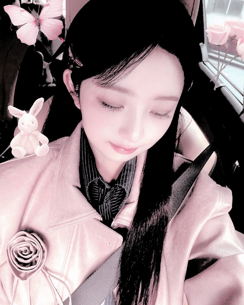 SYNNRI04's tweet photo. proof  of  life  !  i  missed  you  ,  my  hg. 😿 https://t.co/XUs4gXmOKa
