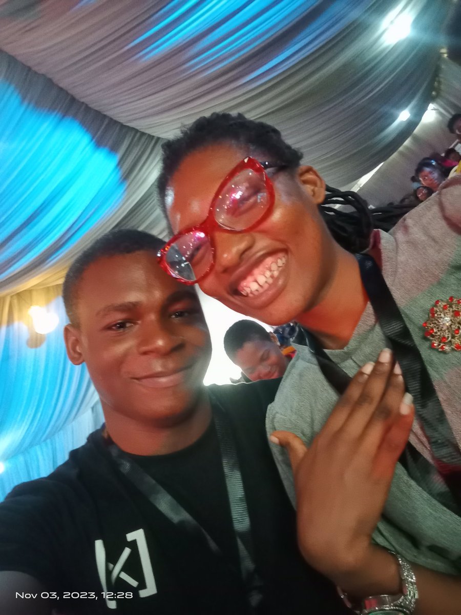Goodnesmbakara's tweet image. Helen Ugueze shares valuable insights on building a tech career:
1. Choose the right resources, no limits.
2. Consistent daily skill practice.
3. Embrace mentorship and community support. #TechCareerTips #DevFest2023 @gdg_uyo