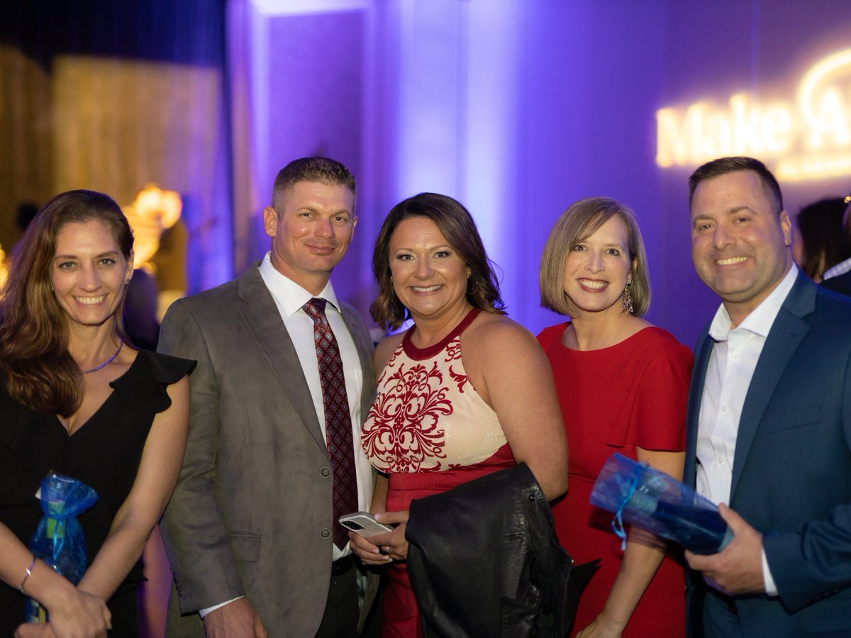 MakeAWishAL's tweet photo. We can't wait to kick off the holiday season at our 2023 Mobile Wish Night gala. ✨

Wish Night will take place Friday, December 8 at the Riverview Plaza Hotel. Grab your tickets today at https://t.co/fEtAooQ5Qu. We'll see you on December 8! 🎄 https://t.co/Mi7ZHoEdVY