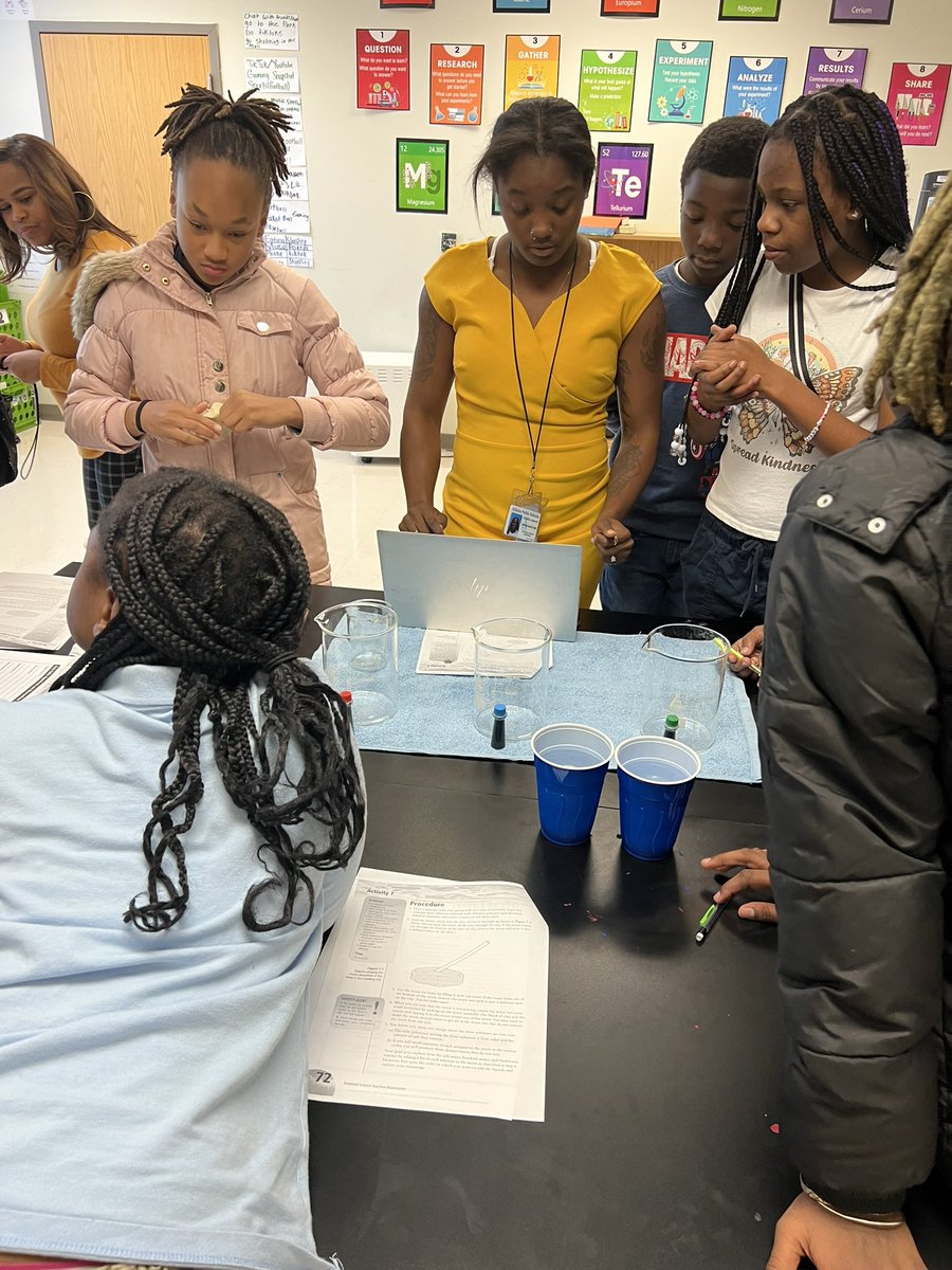 TamayraW's tweet photo. Ms. Grover and her 6th Grade Scientist @APSHollisCrew https://t.co/VFjnTZ0VEP
