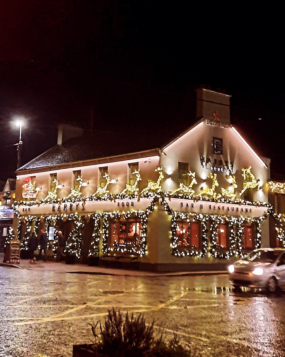 The elves have been busy in Douglas! 🎉