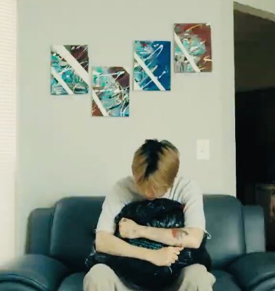 pepapepi72's tweet image. Could it be that those four paintings represent what I think it is! and you don&apos;t want to erase those memories? I want to cry.🥺

#EverythingEverywhere 

#vaultboy #eaJPark #JaePark #Jae #eaJ