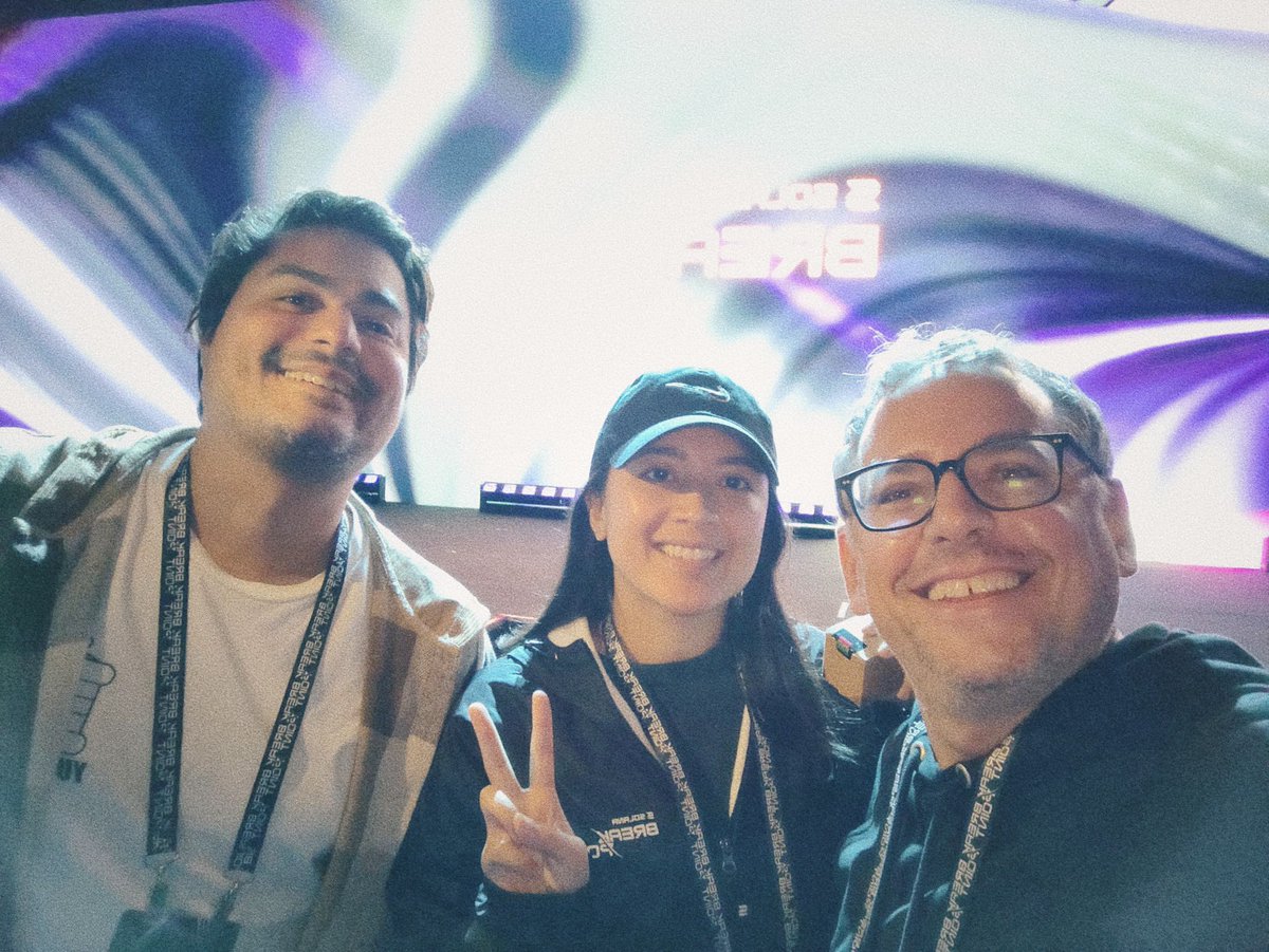 YugiBao's tweet photo. Final day at @SolanaConf 🫡

It's been incredible meeting everyone so far!

We still have some goodies left to give away. FCFS. 🎁 https://t.co/1DufugdHGg