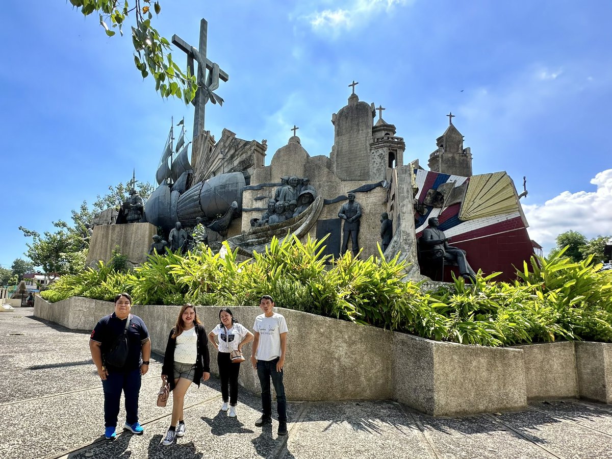 YanBasa's tweet photo. Heritage Park... 🤓 #cebu #heritagepark #monument https://t.co/zu8D77nkra