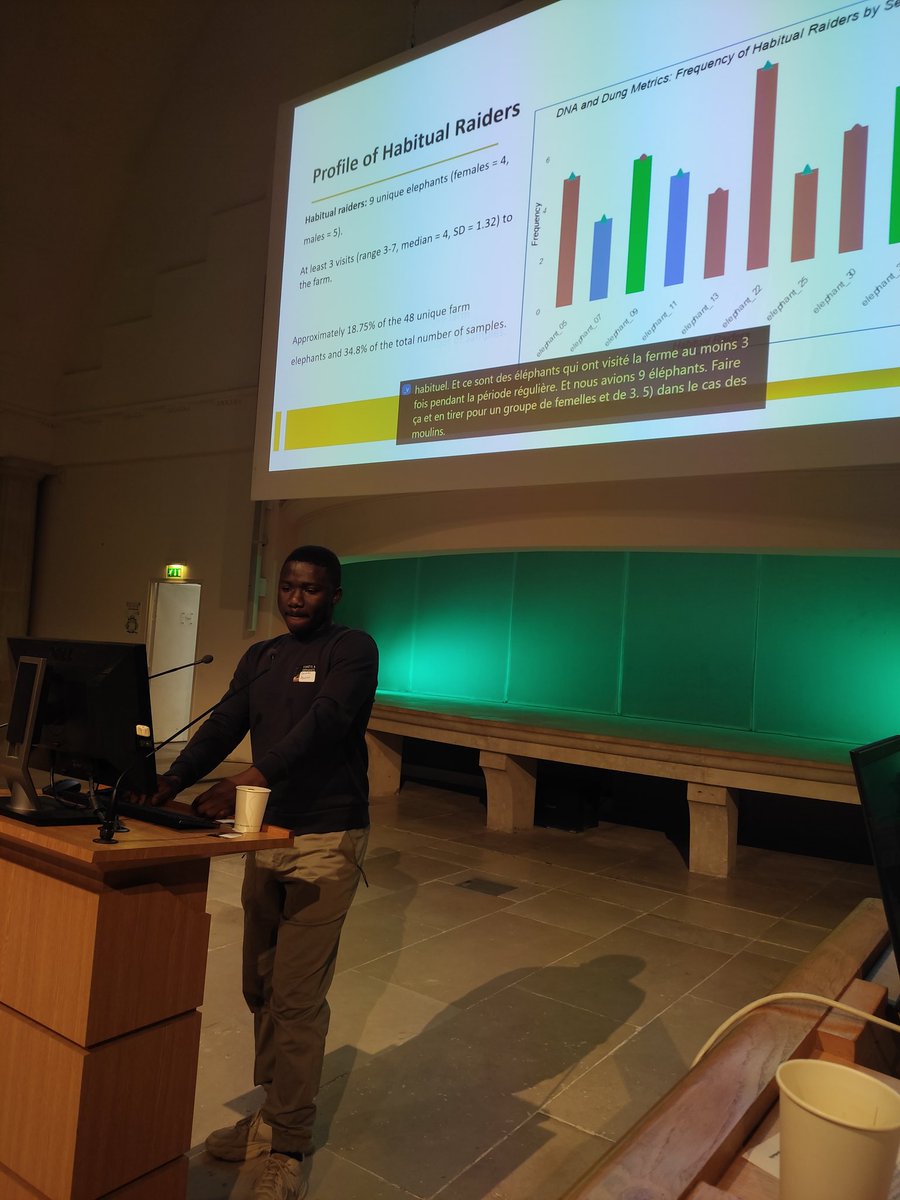 _forestelephant's tweet photo. Samuel Awini @Univ_BFC a montré l'importance de combiner différentes méthodes pour comprendre le CHE. Il a utilisé les pièges photographiques, la mesure des fèces et l'ADN, en collaboration avec @Parcs_Gabon pour étudier les profils des éléphants qui visitent les plantations. https://t.co/zFqIduClKM