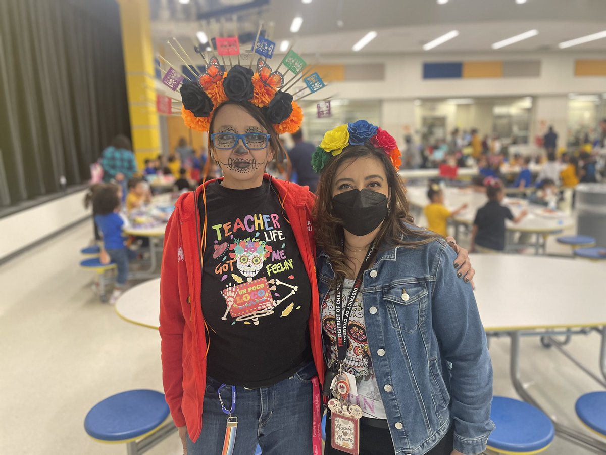 Thursday recap @Scotsdale_YISD you either saw some crazy hairstyles (#redribbonweek) or #diadelosmuertos celebration!