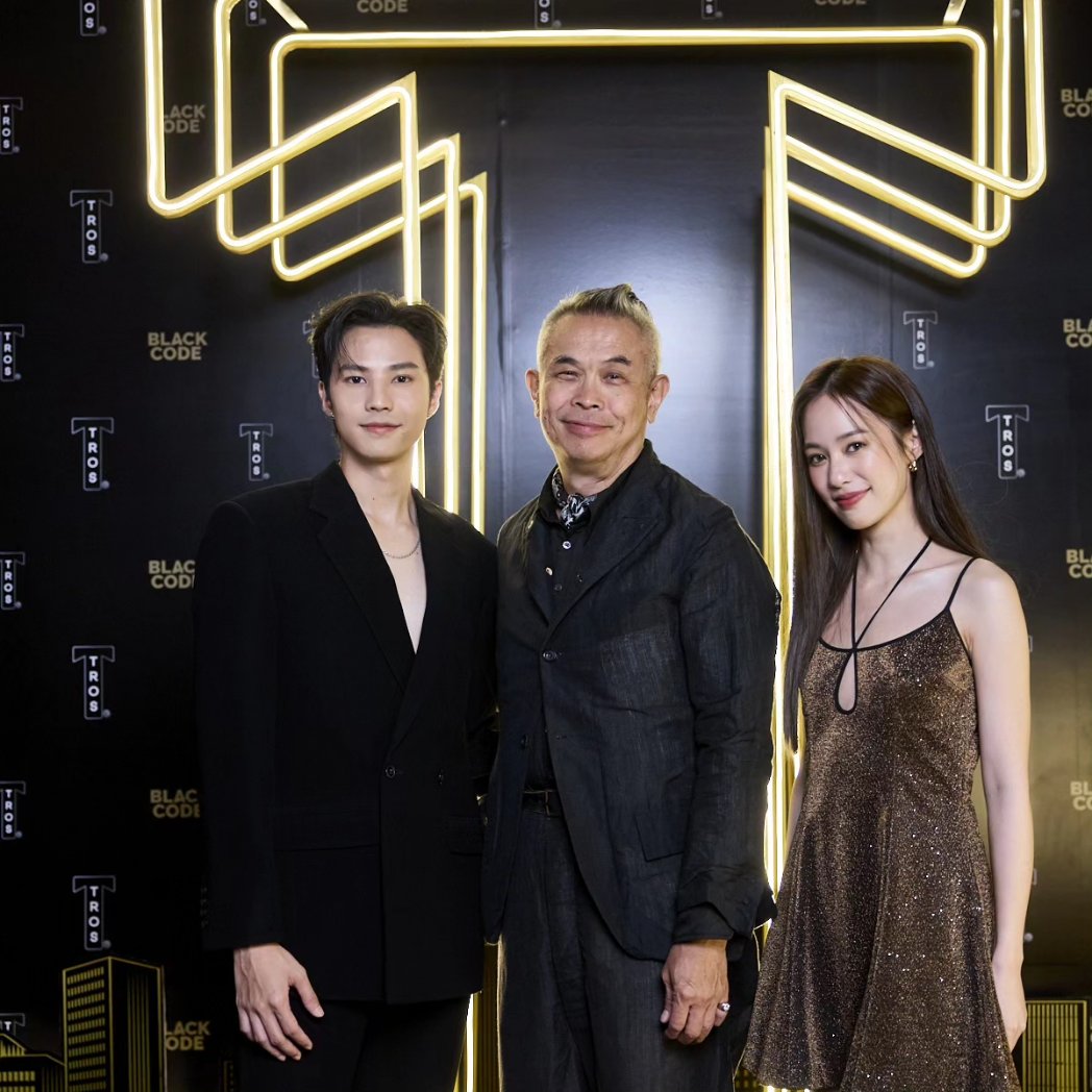 fourteenchannel's tweet image. “ทรอส” หนุ่มหล่อ “แบงค์” ธิติ มหาโยธารักษ์ สวมบทบาทบาร์เทนเดอร์สุดหล่อรังสรรค์เครื่องดื่มม็อกเทล (Mocktail) สูตรพิเศษ “The Secret of Black Code” ที่นำเฮเซลนัท
อ่านต่อ facebook.com/share/p/iQCP7H…
#TROSBlackCode #BlackCode #โค้ดเท่เสน่ห์เกินเรื่อง #TROSThailand #ทรอส