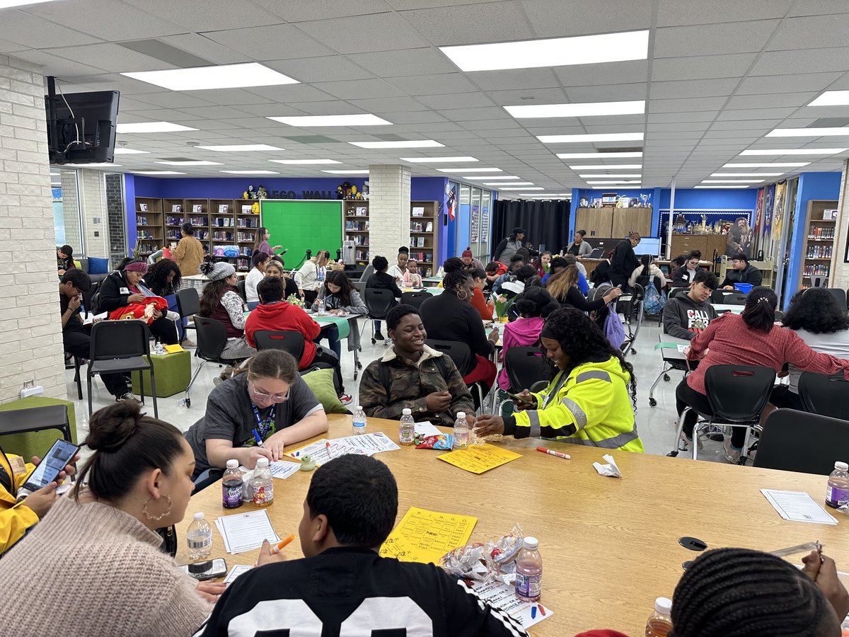 Shoutout to all the moms and motherly figures for joining us yesterday for Muffins with Moms. Many updates were shared, fun activities and games, and time to connect with mothers and children! @Aldine_FACE The purse scavenger hunt was a hit! ☕️
