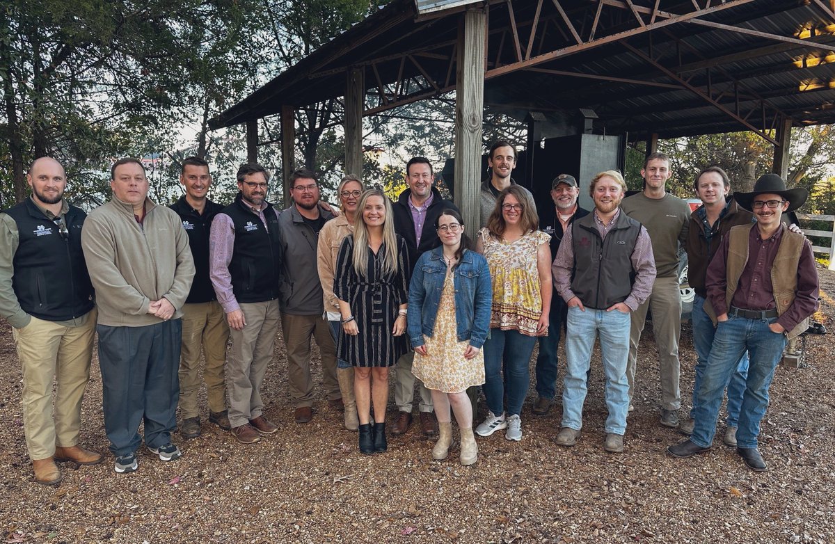 MS_WRRI's tweet photo. @MS_WRRI celebrated yesterday the growth, success, and productivity of the Institute over the last 3 years. A lot of great people in this photo that make up a great team! Let’s see what we can do in the next 3 years! #water #agriculture #drinkingwater https://t.co/4g1BvrUwU3