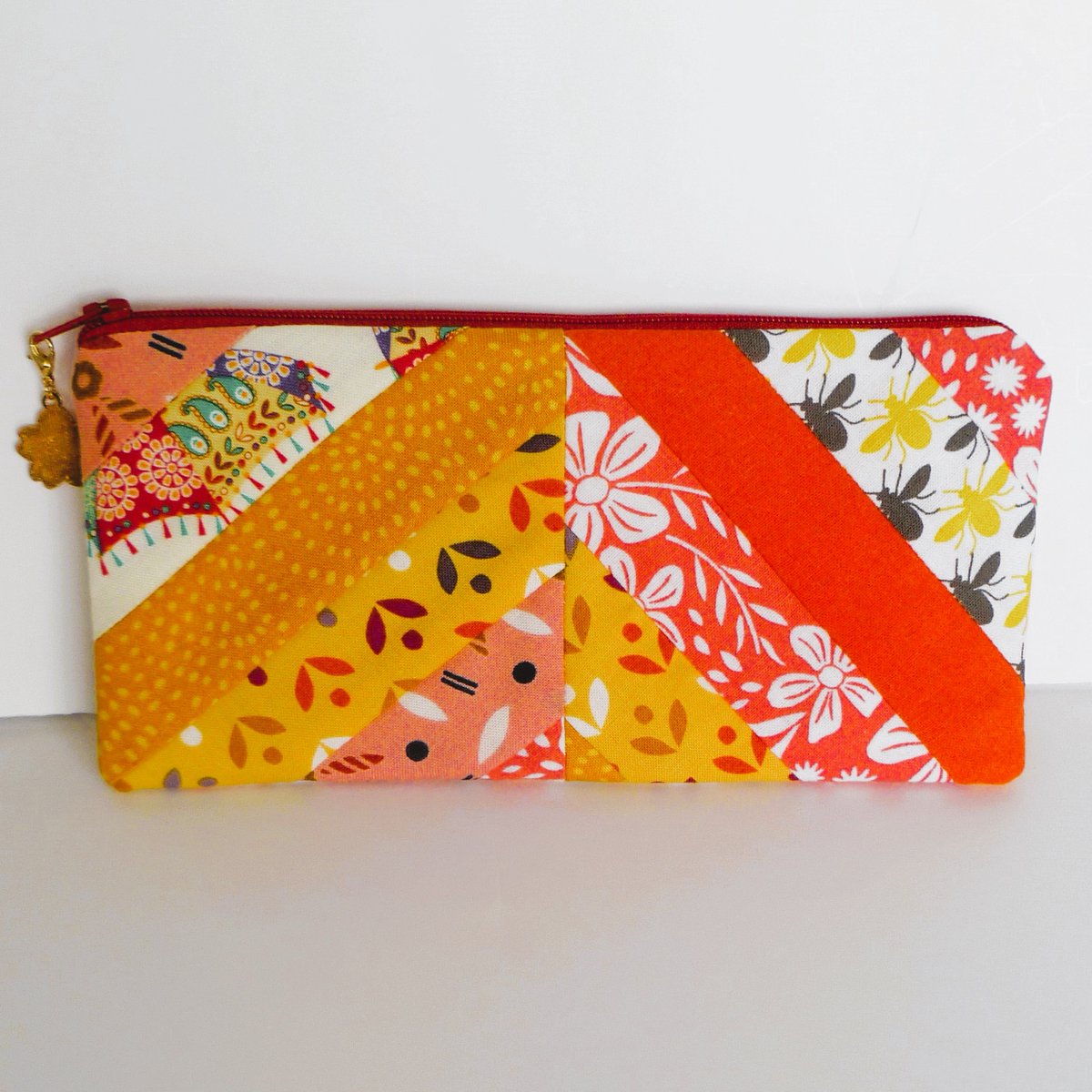 In my Folksy shop is a OOAK Cotton Fabric Zipper Pouch Fully Lined, Handmade Make Up Bag
folksy.com/items/8206091-…
#folksyseller #buyhandmade #handmadegifts  #handmadeisbetter #folksyhq #handmadeseller #handmadeuk #ukhandmadegifts #ukhandmade
#supporthandmade #supportinghandmade