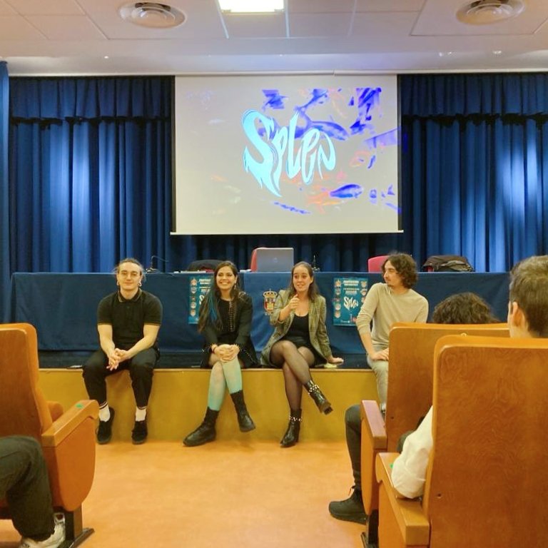 Splen_film's tweet photo. Muy contentos por el estreno de #Splen en la Universidad de Burgos @COMA_Burgos
Gran parte del equipo hemos estudiado en esta universidad, por lo que nos encantó transmitir la trayectoria de nuestro proyecto y conocimientos en el lugar donde nació. Gracias a todxs por venir 💙 https://t.co/chp6VvgsV8