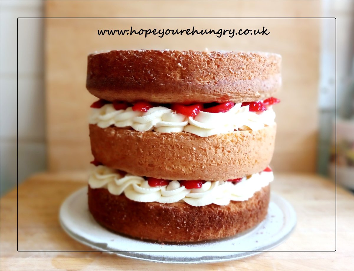 Happy #Friday lovely Hungrys! As it's #NationalSandwichDay, here's one of my favourite sandwiches - recipe: hopeyourehungry.co.uk/its-hip-to-be-… Fresh, fruity & filled with #strawberries & #cream - who said a #sandwich had to be bread?! Stay hungry! ;) x #bakeithappen #recipe #dessert #baking